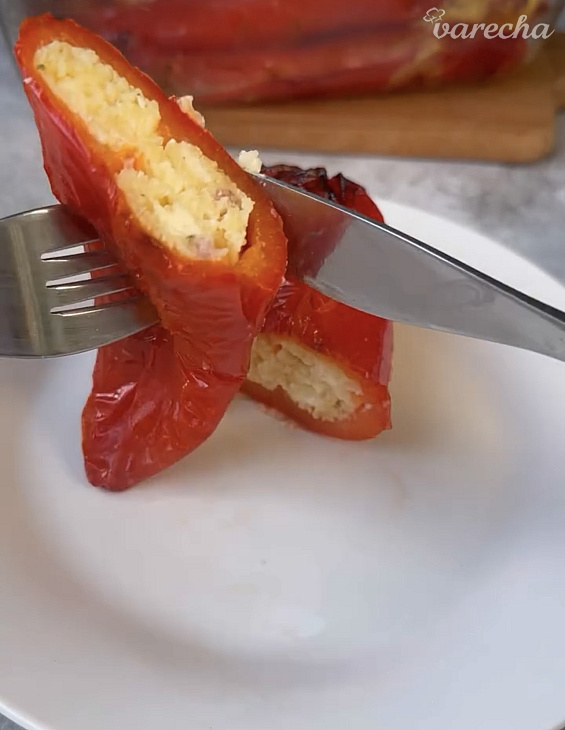 Pečené papriky plnené syrom