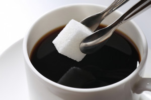 Dnes má narodeniny: Kockový cukor je tu už 180 rokov. Ako vznikol tento český vynález?
