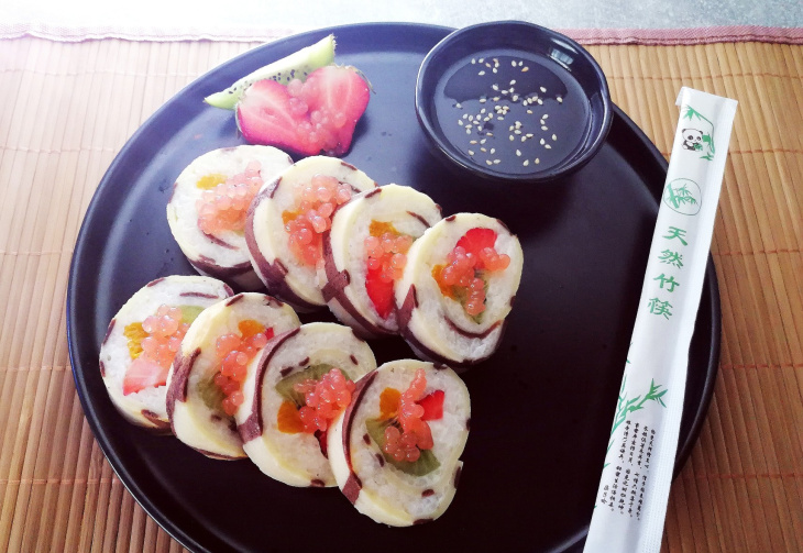 Ovocné sushi (fotorecept)