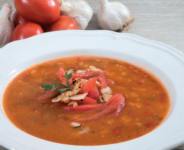 Pikantná cesnaková polievka s paradajkami