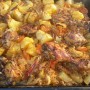 Zapečené zemiaky s kuracím mäsom a kyslou kapustou (fotorecept)