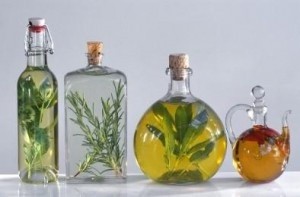 Pripravte si vlastný bylinkový olej!Blahodárne esenciálne oleje spojené zo silou prírody - obrázok 1