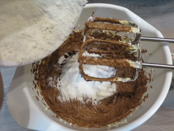 Čokoládová torta pre čokoholikov (fotorecept) - obrázok 3