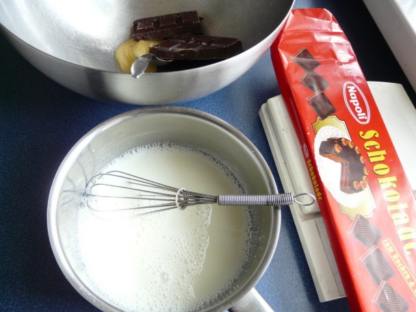 Snehová torta a čokoládový krém Fudge (fotorecept) - obrázok 1