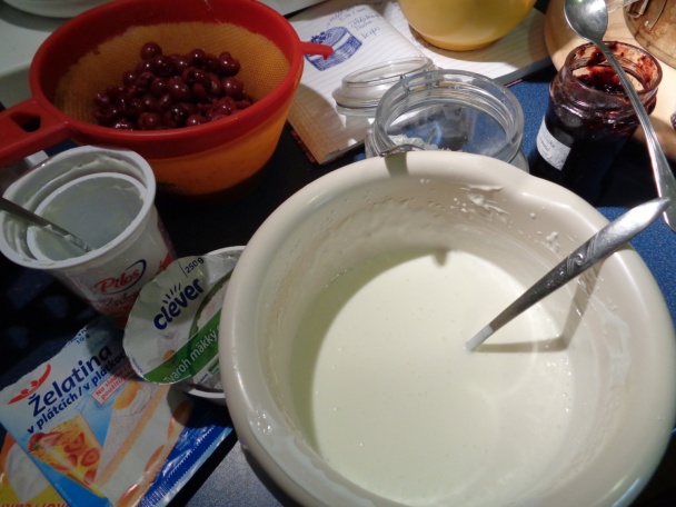 Torta čokoládová s tvarohom a višňami (fotorecept) - obrázok 3