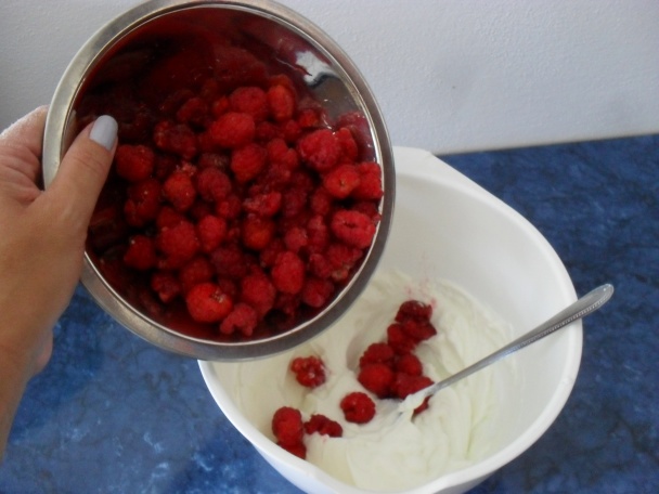 Mrazená pochúťka s tvarohom a ovocím (fotorecept) - obrázok 2
