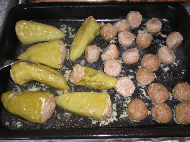 Pečená plnená paprika v paradajkovej omáčke (fotorecept) - obrázok 2