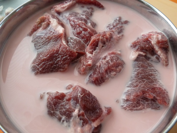 Teľacie líčka s paštrnákovým pyré a baby špenátom (fotorecept) - obrázok 1