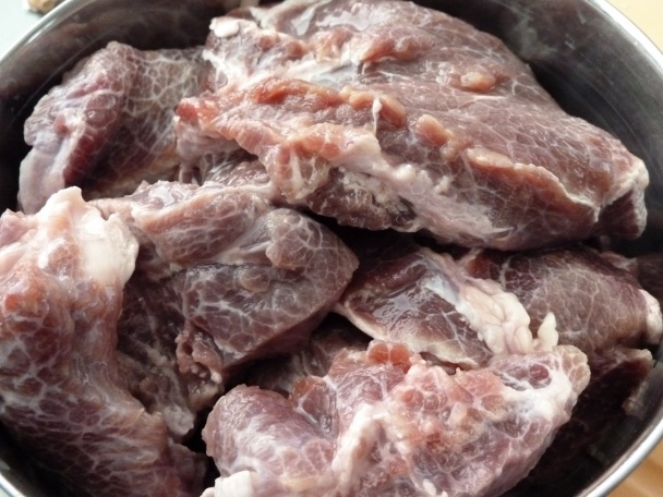 Teľacie líčka s paštrnákovým pyré a baby špenátom (fotorecept) - obrázok 2