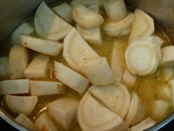 Teľacie líčka s paštrnákovým pyré a baby špenátom (fotorecept) - obrázok 9