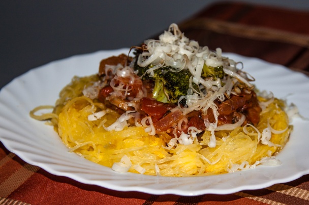 Parmesan spaghetti squash s paradajkovou omáčkou (fotorecept) - obrázok 5
