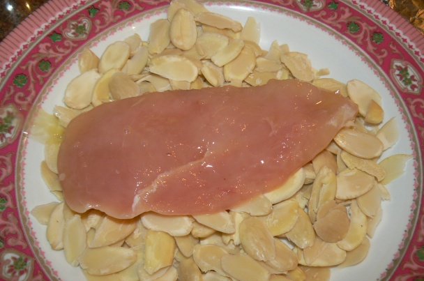Kuracie prsia obaľované v sekaných mandliach (fotorecept) - obrázok 3