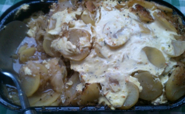 Krkovička pečená v čiernom pive, prekladaná kyslou kapustou a zemiakmi (fotorecept) - obrázok 5