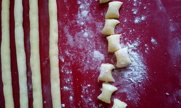 Gnocchi s duseným ružičkovým kelom v paradajkovej omáčke (fotorecept) - obrázok 3