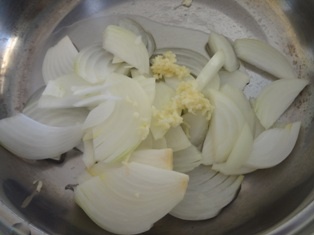 Opečené halloumi s paradajkami a cestovinou (fotorecept) - obrázok 4