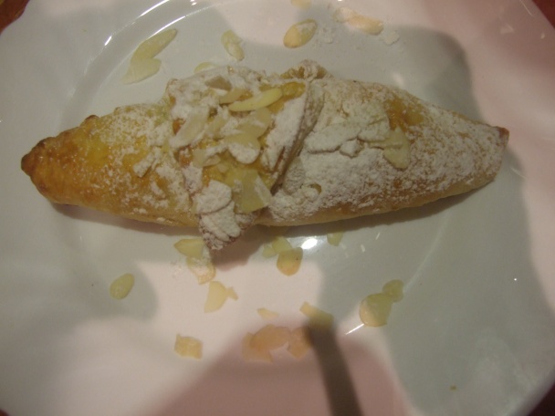 Čerešňovo-mandľový croissant (Cherry almond croissant)(fotorecept) - obrázok 7
