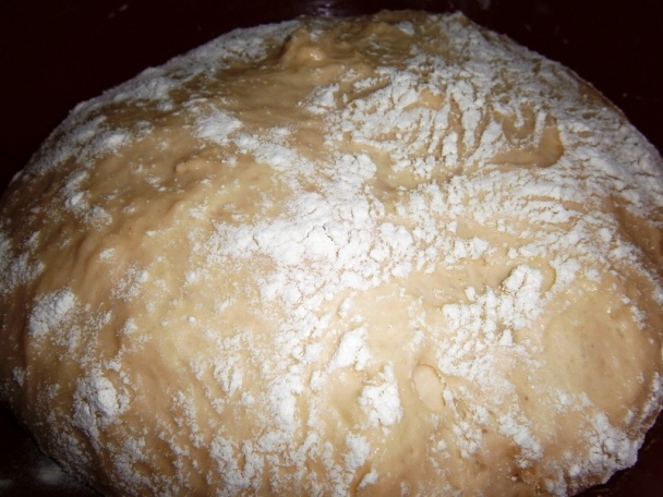 Osie hniezda plnené vanilkovým pudingom, horkou čokoládou a posypané orechami (fotorecept) - obrázok 3
