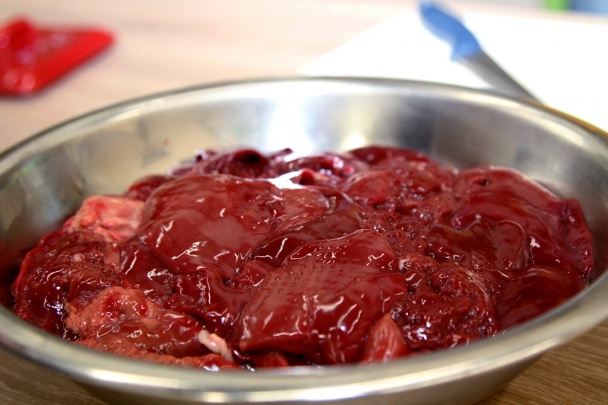 Kačacie consommé so zeleninou a pečeňovými haluškami (fotorecept) - obrázok 4