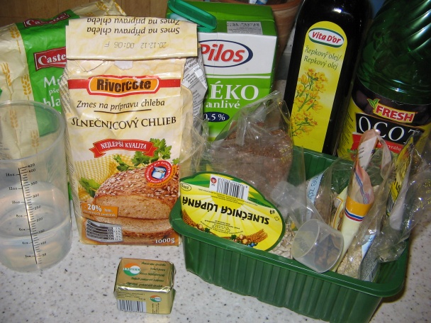 Môj prvý slnečnicový chlebík v domácej pekárničke (fotorecept) - obrázok 1
