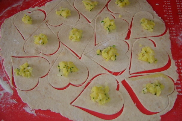 Kuracie špízy, špenátová omáčka, srdiečkové pirohy (fotorecept) - obrázok 15