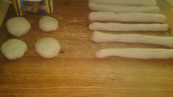 Pečivo zo špaldy a semoliny - žemle a tyčky (fotorecept) - obrázok 13