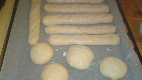 Pečivo zo špaldy a semoliny - žemle a tyčky (fotorecept) - obrázok 16