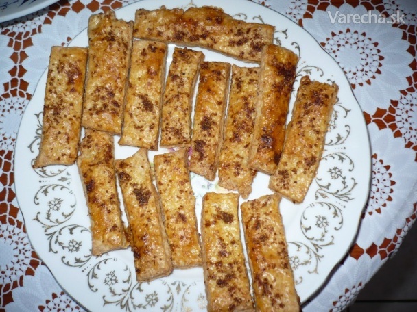 Tyčinky z údeného tofu