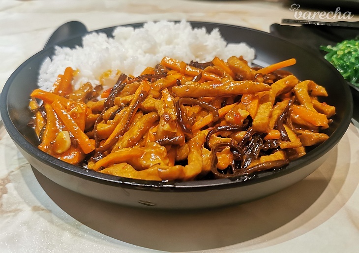 Yu Xiang Rou Si (Bravčové mäso v pikantnej cesnakovej omáčke)