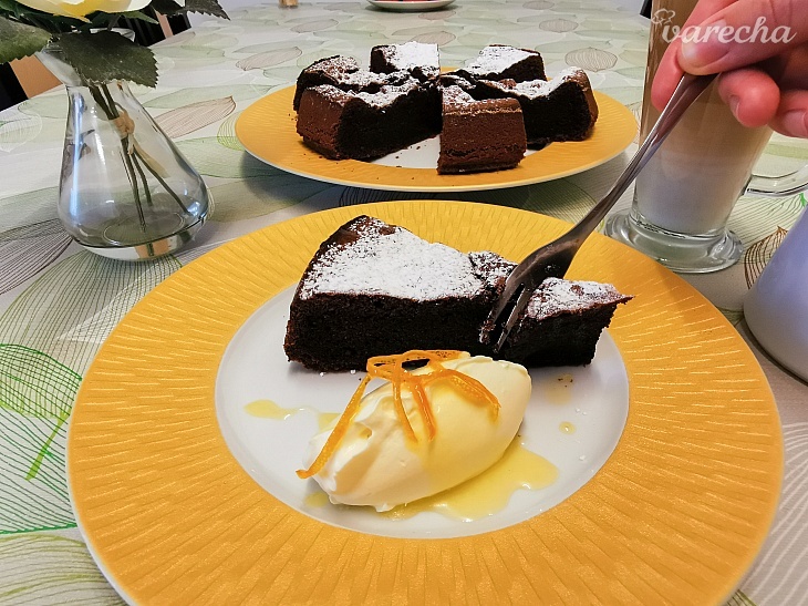 Bezlepkový kakaový koláčik
