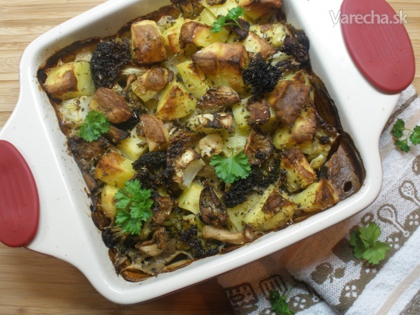 Zapekané zemiaky s brokolicou a hlivou