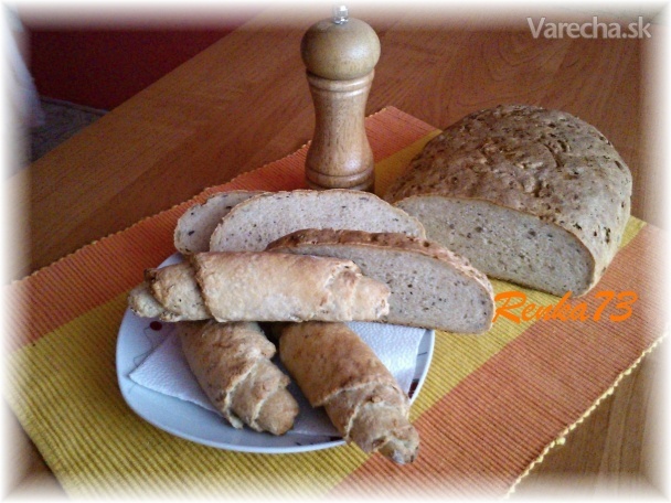 Celozrnný chlebík alebo rožky