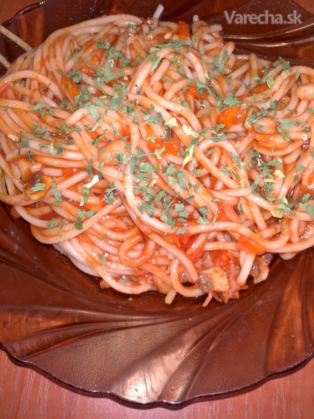 Špagety s mrkvou, fazuľou a šampiňónmi