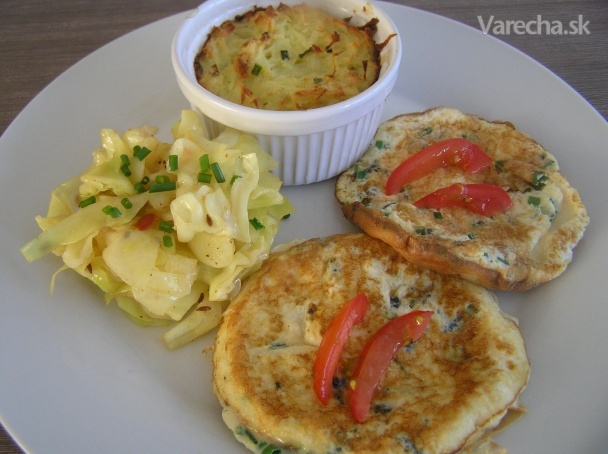 Mištičkové zemiaky, špicatá kapusta a omeletky (fotorecept)