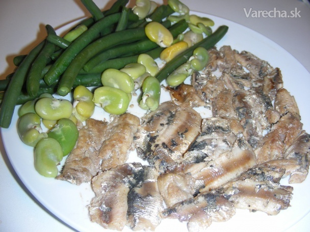 Grilované sardinky so zelenou zeleninou (fotorecept)