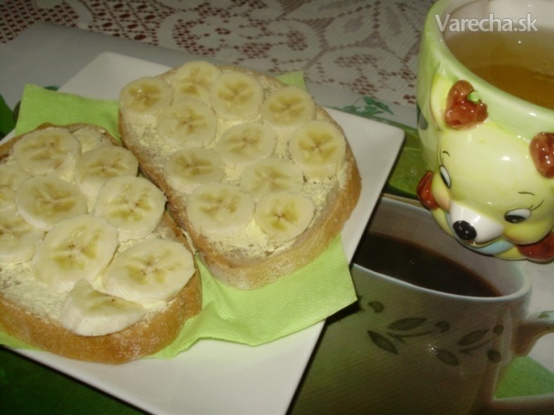 Chlieb s maslom a banánom 