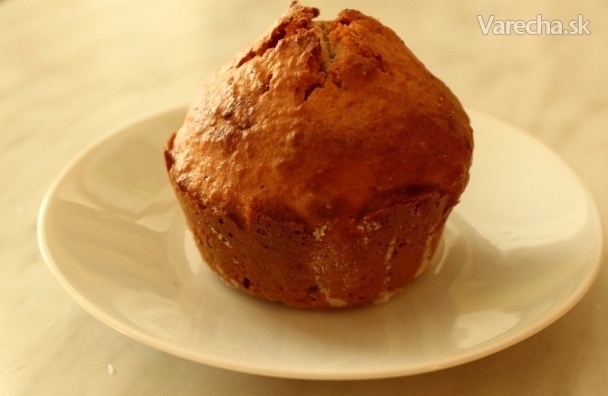 Kokosové muffiny s orechami, čokoládou a jahodami (fotorecept)