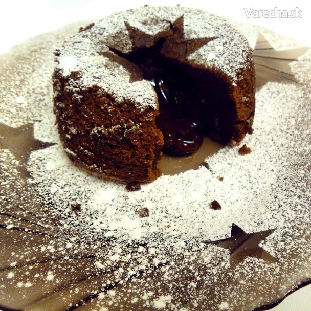 Chocolate lava cake (fotorecept)