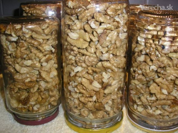 Zavárané orechy – spôsob uskladnenia vylúpaných orechov (fotorecept)