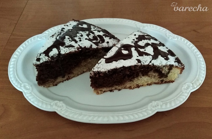 Dvojfarebný čokoládový koláč (fotorecept)