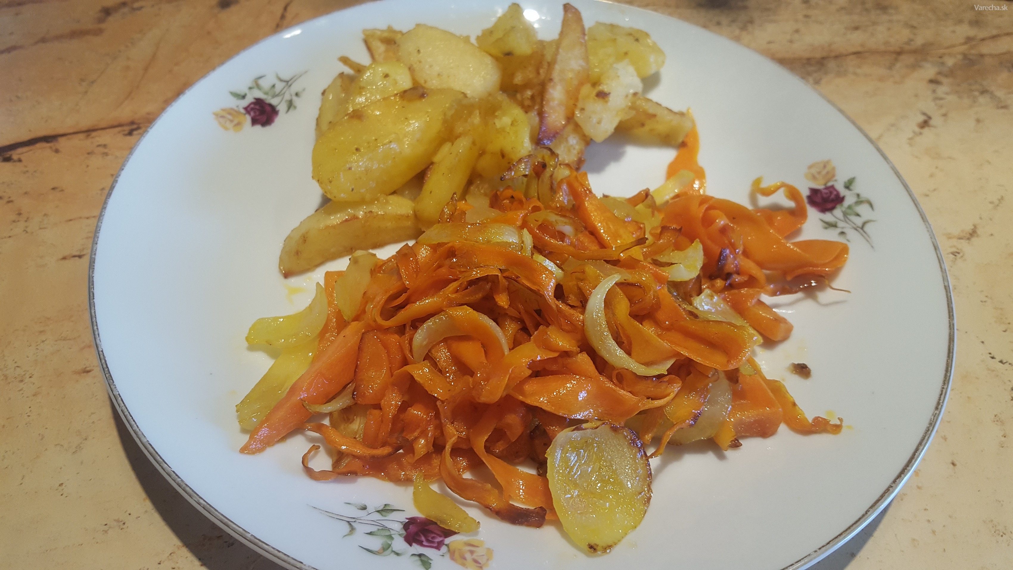 Rýchly obed - zemiaky s mrkvou a cibuľou (videorecept)
