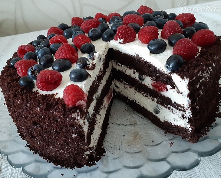Fantastická čokoládovo-smotanová torta s ovocím (fotorecept)