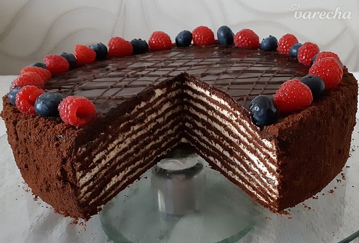 Úžasná čokoládová medová torta so smotanovým krémom (fotorecept)