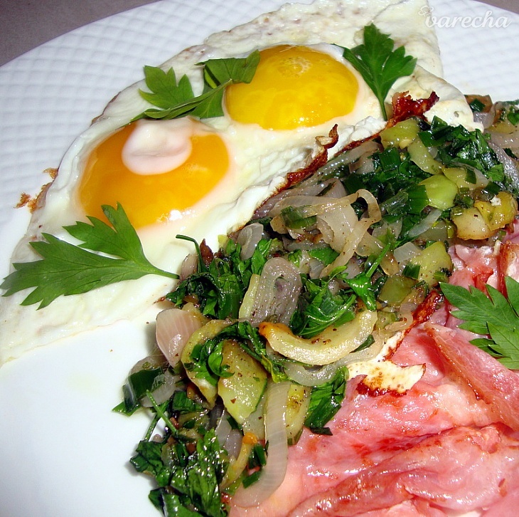 Ham and eggs s jadrovníkmi paprík (fotorecept)