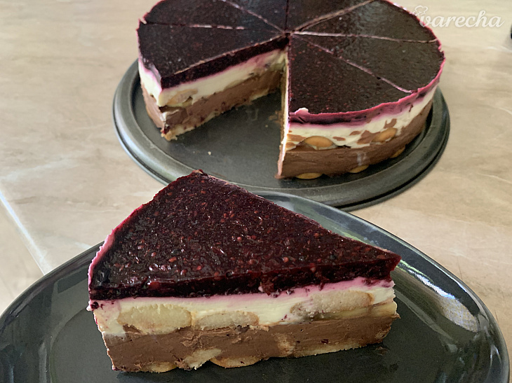 Nepečená torta s čokoládou a ovocným želé (fotorecept)