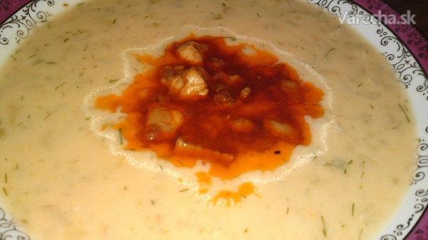 Letná omáčka zo žltej maslovej fazuľky s kôprom a bravčovým perkeltom na vrchu (fotorecept)