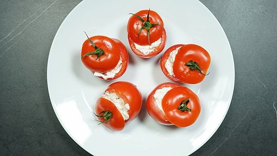 Plnené paradajky