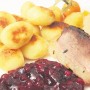 Kačacie prsia s gaštanmi a brusnicovou omáčkou