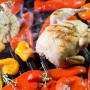 Grilovaná prepelica s pečenými paprikami