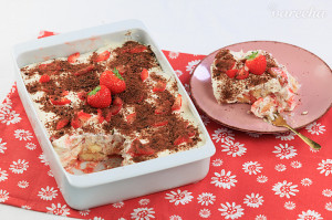 Variabilná dobrota: Z mascarpone, s kávou a vajíčkami, ale aj bez nich. 10 receptov na jahodové tiramisu 