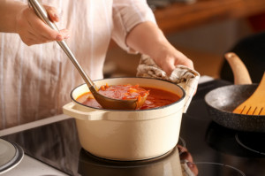 Vyskúšajte to inak: 6 spôsobov, ako zahustiť prívarok, omáčku alebo polievku bez múky